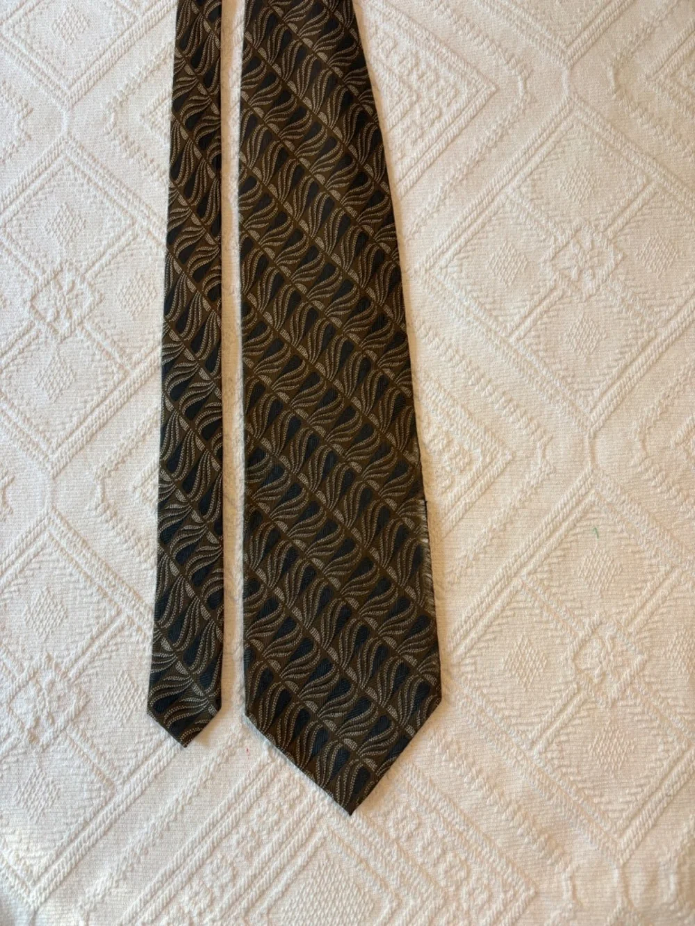 Vintage Hunting Horn by J. Riggins 100% Silk Tie - Brown & Gold Geometric
